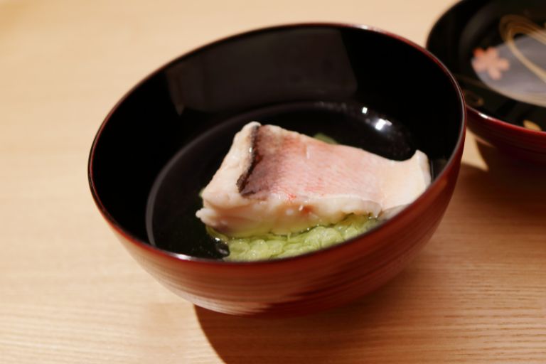 味噌汁・スープの旨味を引き出す水の選び方とは？エレンが選ばれる理由